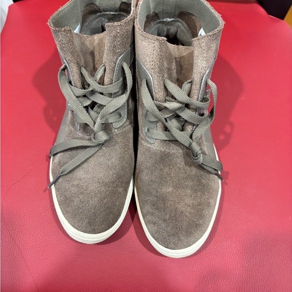 Puma Suede Brown Sneakers - Picture 1 of 8